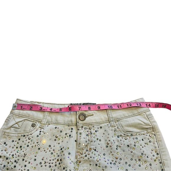 10/$25🦋 Hot Kiss Ultra Light Wash Rhinestone CiCi Denim Cutoff Shorts - Size 1 - Picture 9 of 13